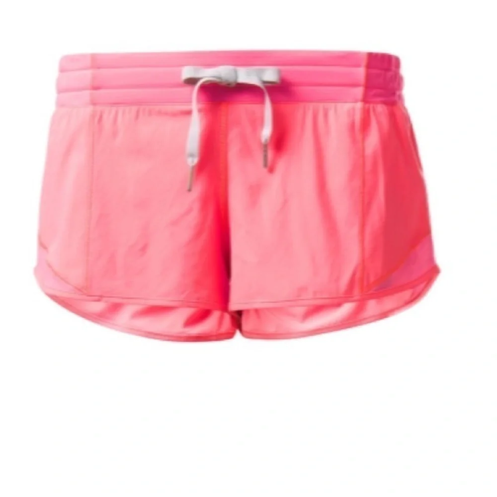 Lululemon Hotty Hot Short 2”  Flash Light Size 6 - Picture 10 of 15